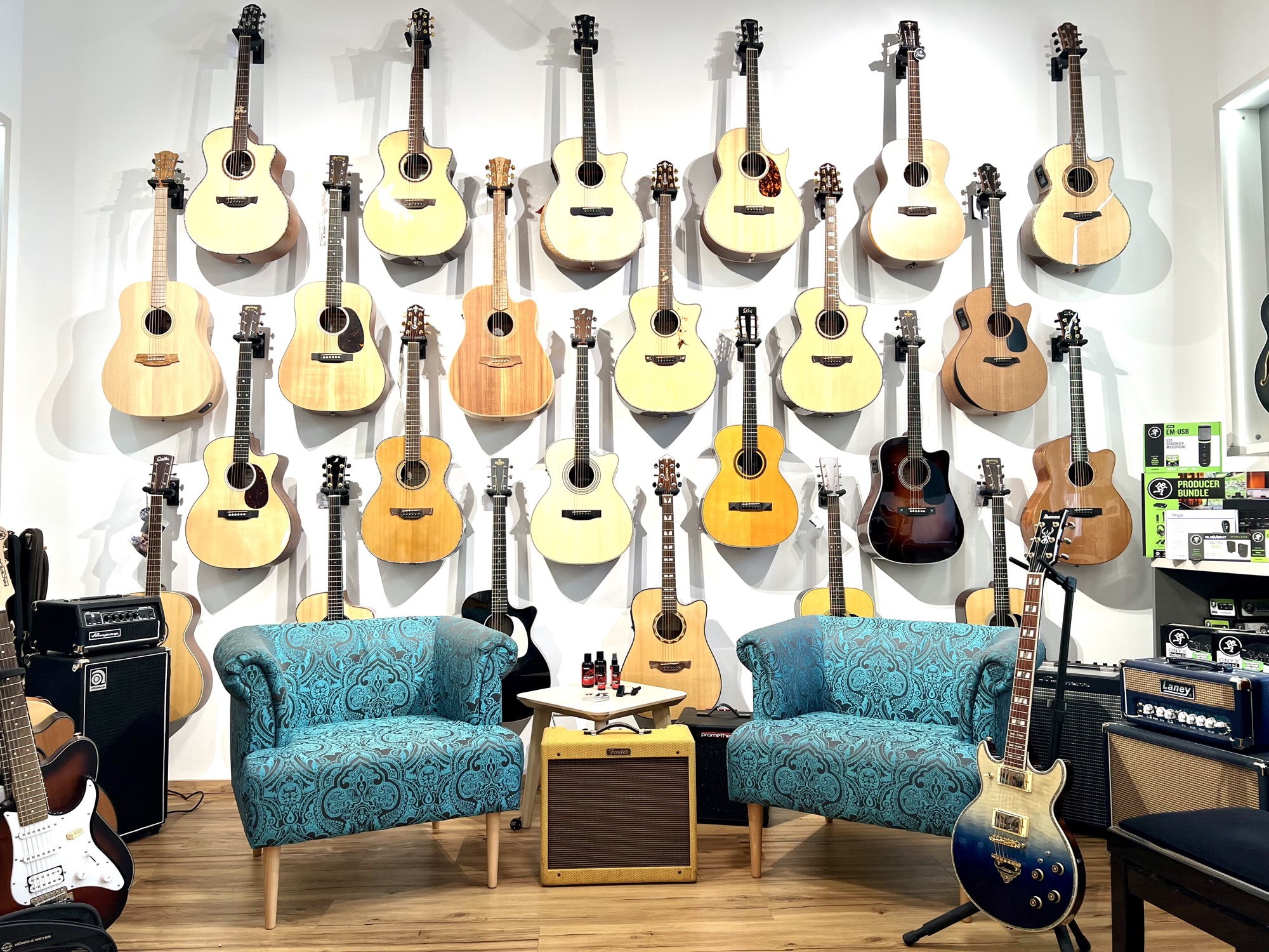 Musik Dubsek Gitarren Lounge 2